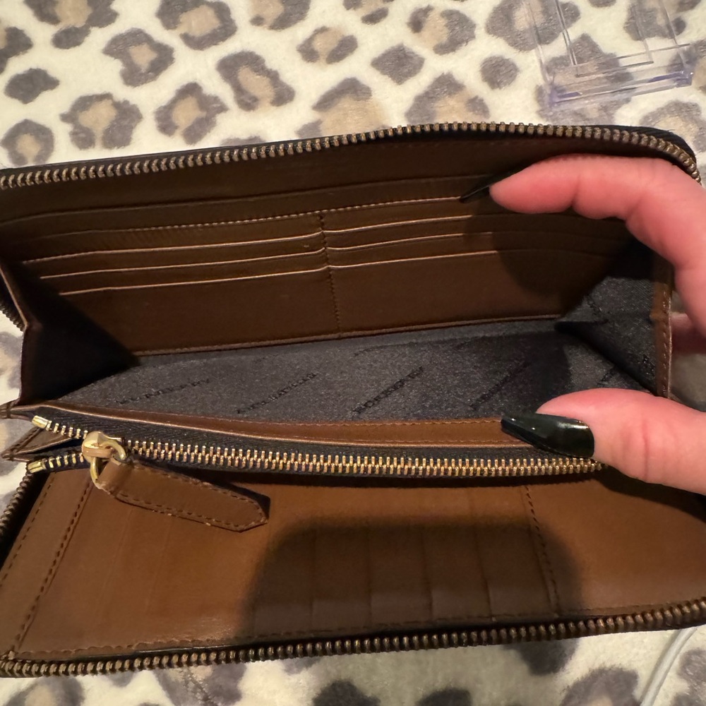 Burberry Brown Leather Zip Wallet with Gold-Tone Hardware - Picture 9 of 12